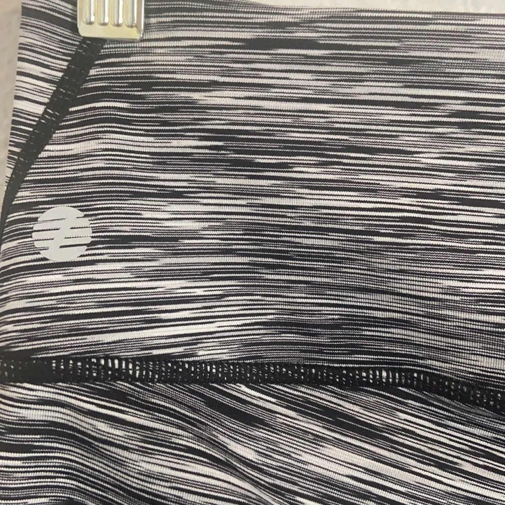 Z by Zella Black and gray leggings - Picture 10 of 11